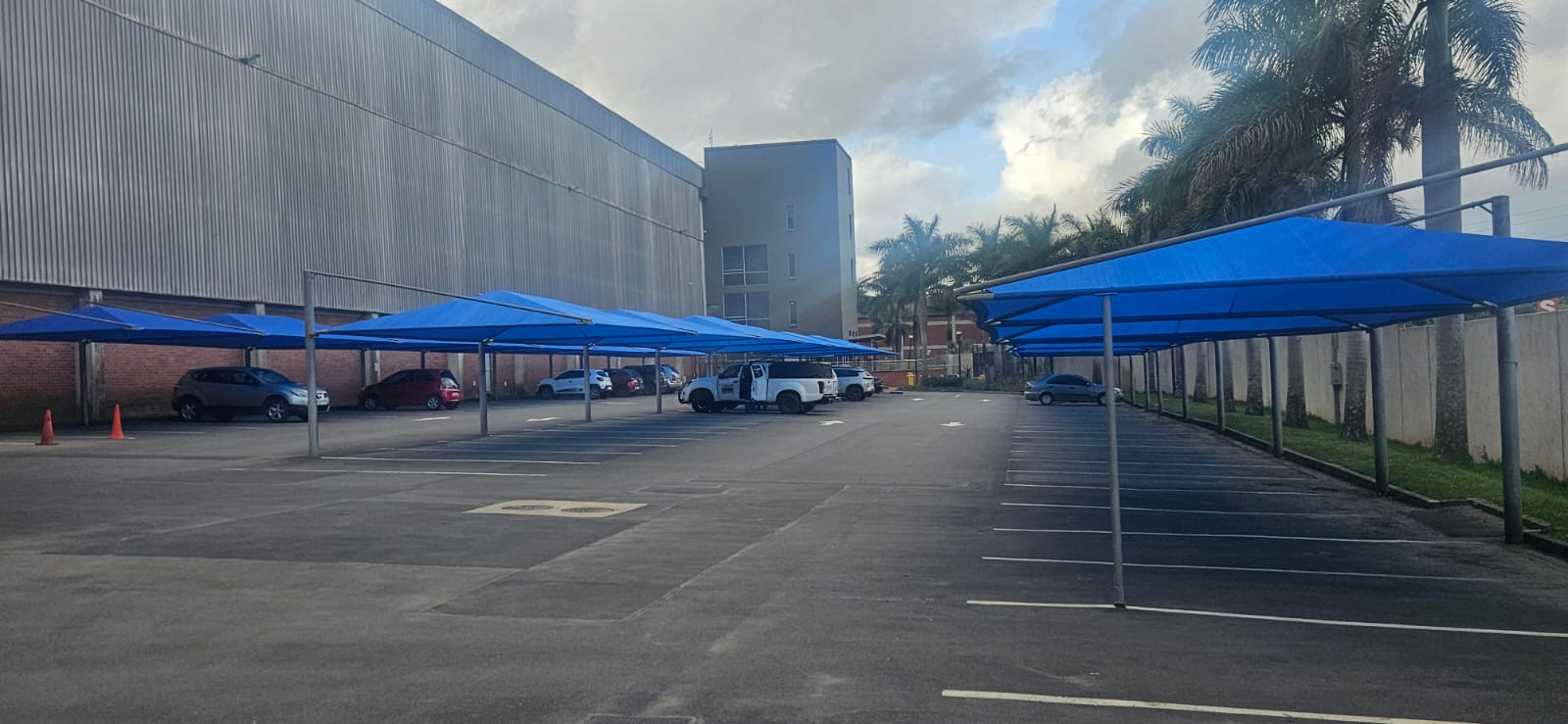 Commercial Shadeport