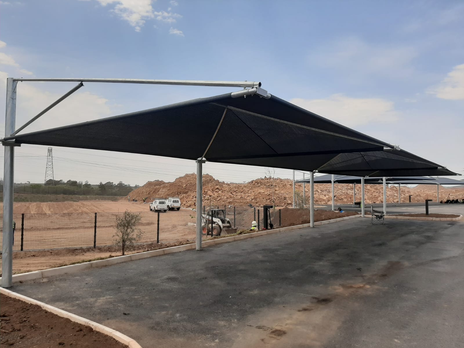 Cantilever Shadeport